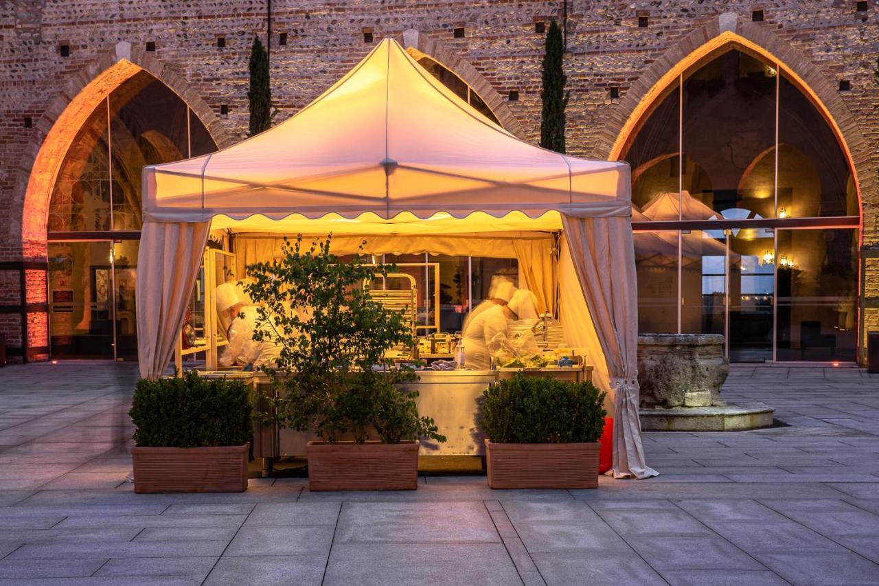Hotel Castello Visconteo Cassano dʼAdda Exterior foto