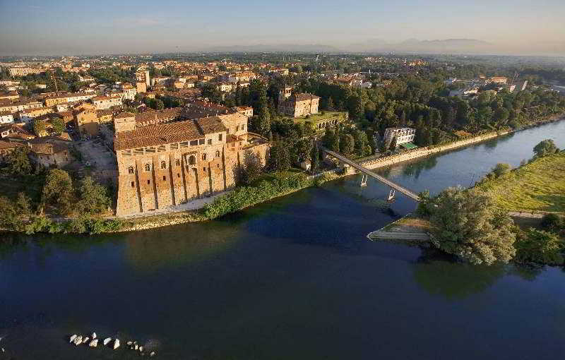 Hotel Castello Visconteo Cassano dʼAdda Exterior foto