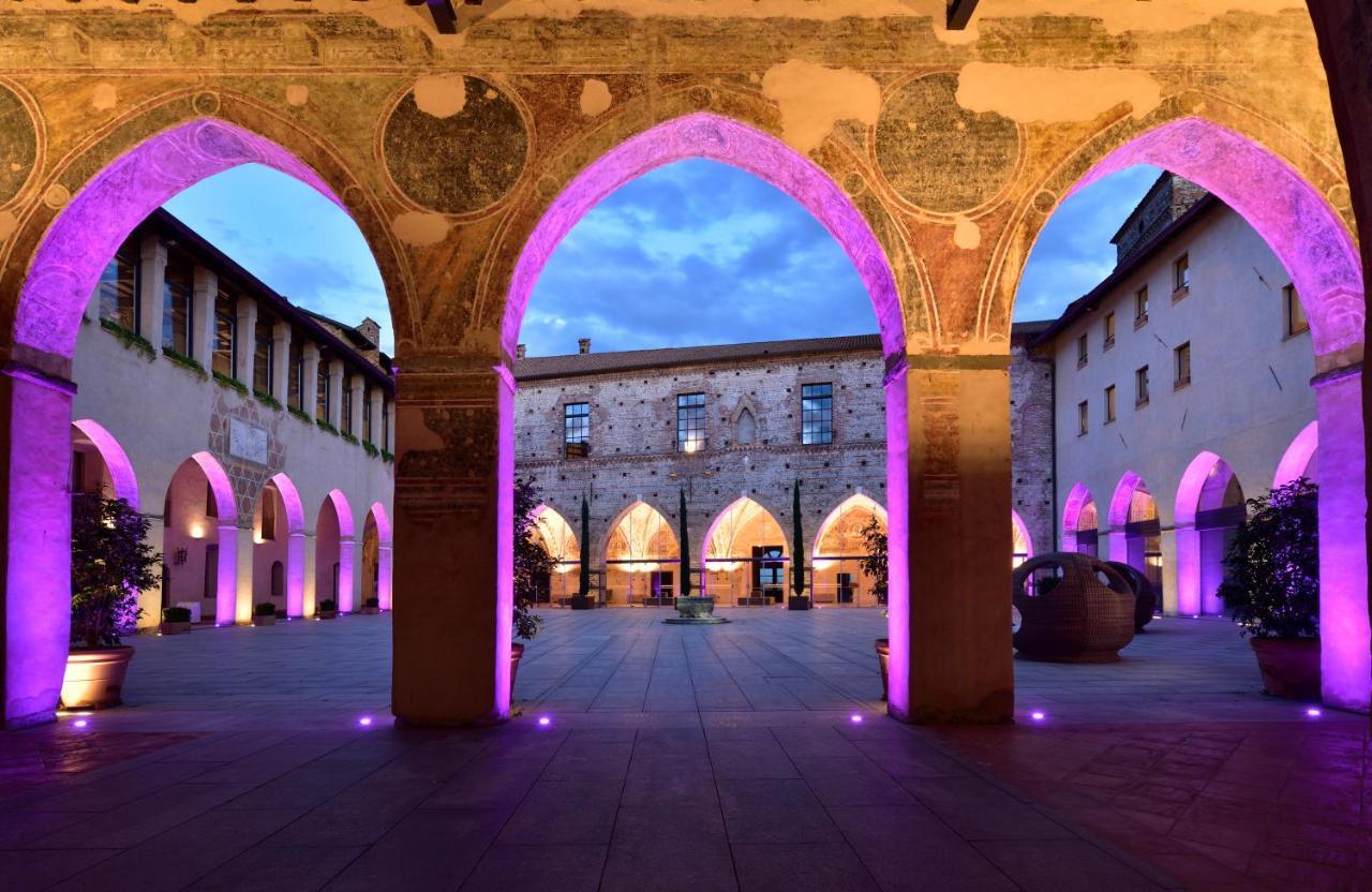 Hotel Castello Visconteo Cassano dʼAdda Exterior foto