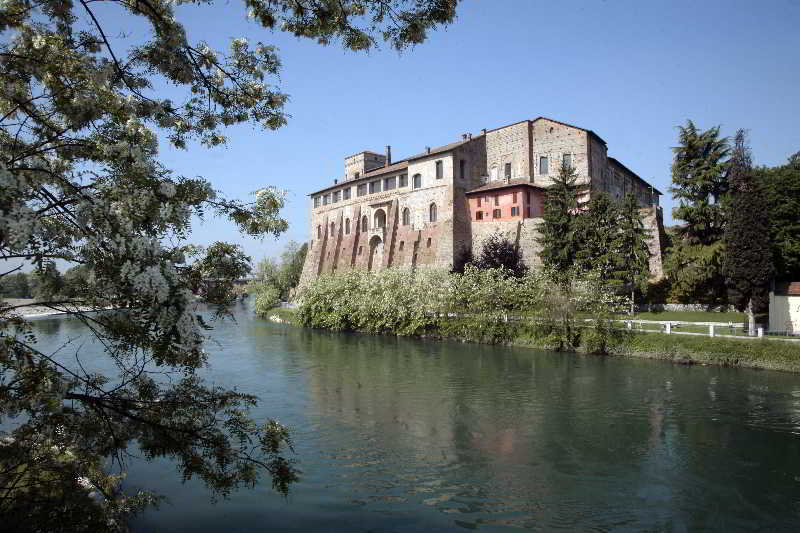 Hotel Castello Visconteo Cassano dʼAdda Exterior foto